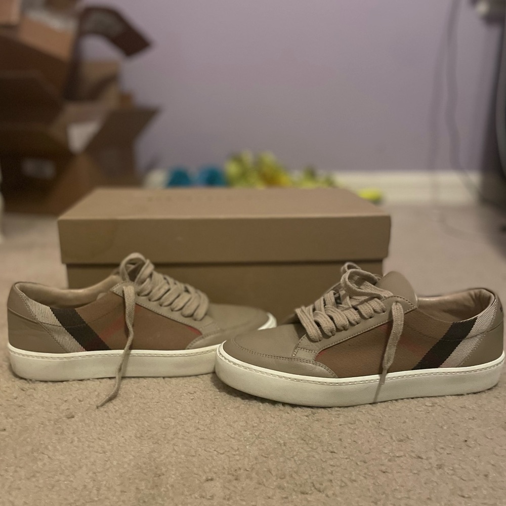 Burberry Sneakers Size 36.5/6.5 - Picture 4 of 5